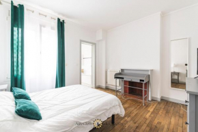 Maison de ville avec cour Place Luton